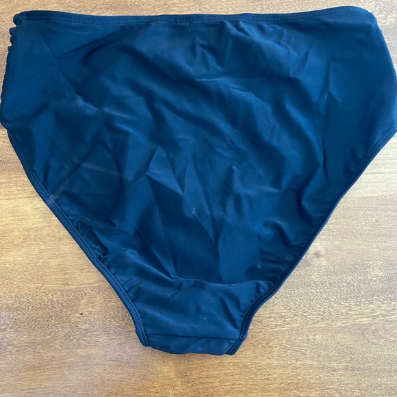 NWT Bathing suit bottom- size large. - Picture 4 of 6